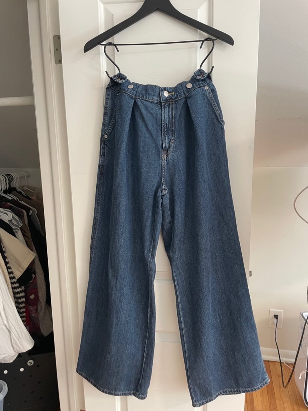Universal Thread Dark Blue Wide-Leg High-Rise Jeans